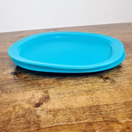 Tupperware Microwave Reheatable Teal rounded square plates 3398 set of 2