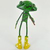 FABULOUS GREEN METAL GARDEN FROG WITH TROWEL SCULPTURE ORNAMENT FIGURE