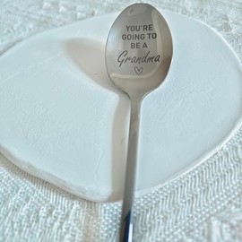 RFTWXHPN Baby Pregnancy Announcement Gifts for Grandma You're Going to Be a Grandma Spoon Gifts for New Grandma Grandmother Gifts Coffee Tea Spoons for Grandma Grandmother to Be Gift