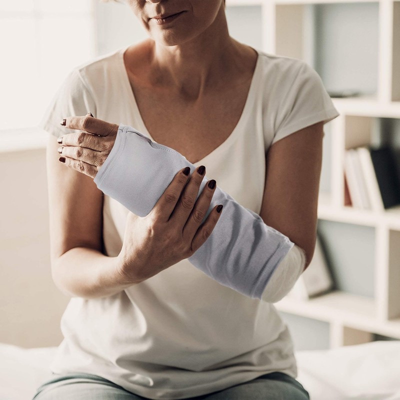 LimbO Cast Sleeve For Casts and Dressings (Medium, Black)