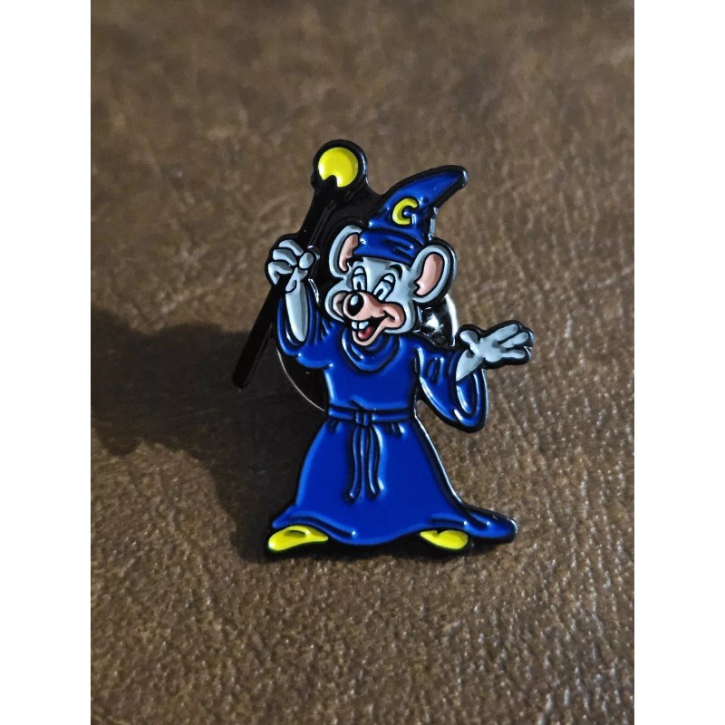 CHUCK E CHEESE PIZZA "WIZARD" COLLECTIBLE STAFF PIN RARE "Magician"