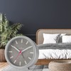 Atrium moderner Design Wecker Analog Quarz ohne Ticken mit Licht