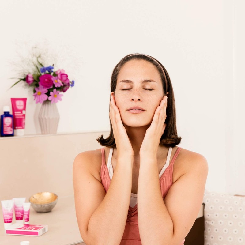 Weleda Renewing Day Face Cream, 1 Fluid Ounce, Plant Rich