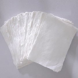 Papel en blanco con borde de cubierta hecho a mano, color blanco roto – Técnica mixta, caligrafía, acuarela, postales, invitaciones, manualidades y anuncios, grueso de 150 g/m², paquete de 100 hojas