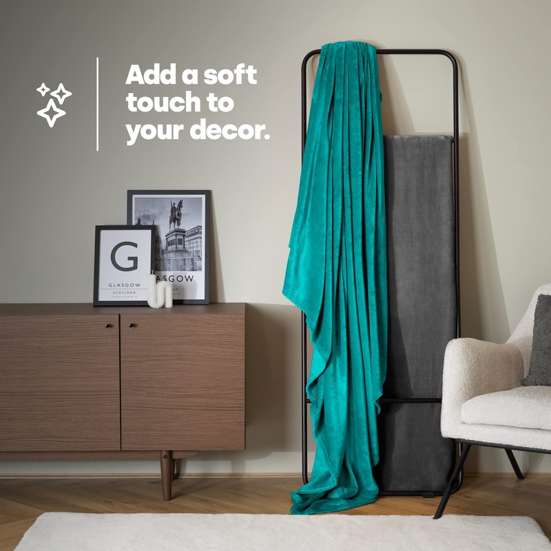 LIVIVO Flannel Fleece Blanket- Super Soft Cosy Cuddly Sofa Throw