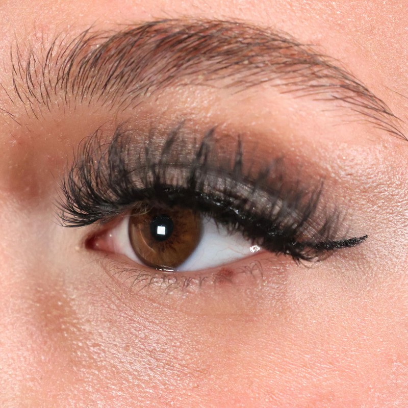 Peep Bombshell Lash | Amorous Look | Full Volume |