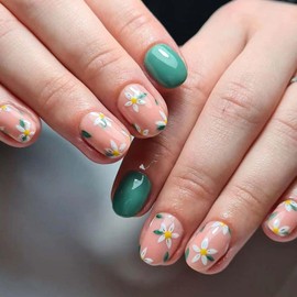 Short Press on Nails Spring Day Square Fake Nails Green Small Daisy Designs False Nails Glossy Pink Solid Color Glue on Nails, Spring/Summer Fresh Cute Nail Set for Women Manicure Art