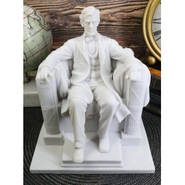 Seated Abraham Lincoln Figurine 8" H Lincoln Memorial Sculpture 16th President