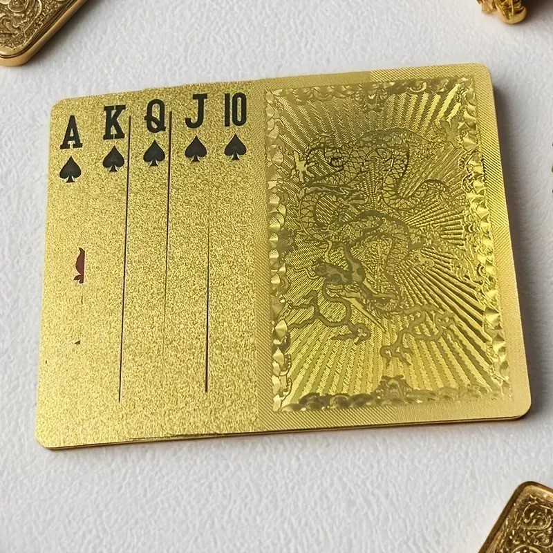 Las Cartas De Lujo En El Reloj De Oro Cool