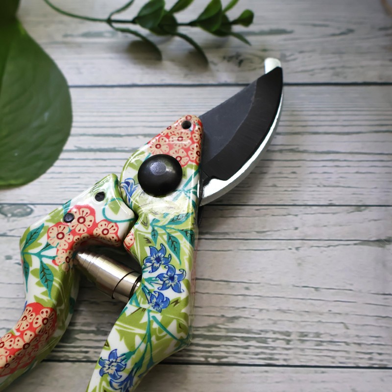 Secateurs - William Morris Jasmine Design