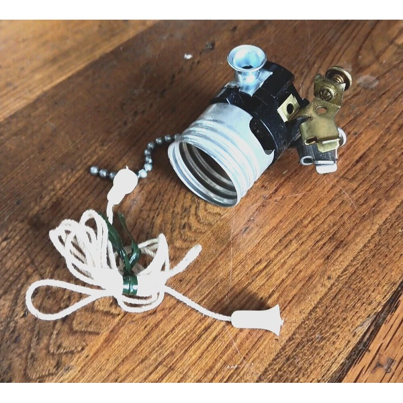 Sunlite Pull Chain Medium Base Lamp Socket Interior & side