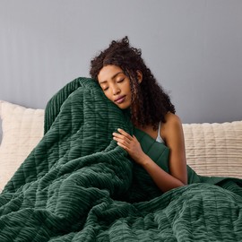 Wonderful Luxury Velvet Quilt - Striped Channel Stitch Forest Green Quilt King, Soft Corduroy Lightweight Comforter, Pet-Friendly, Tear-Resistant, Bedspread Coverlet Bedding for All Season,106"x94"