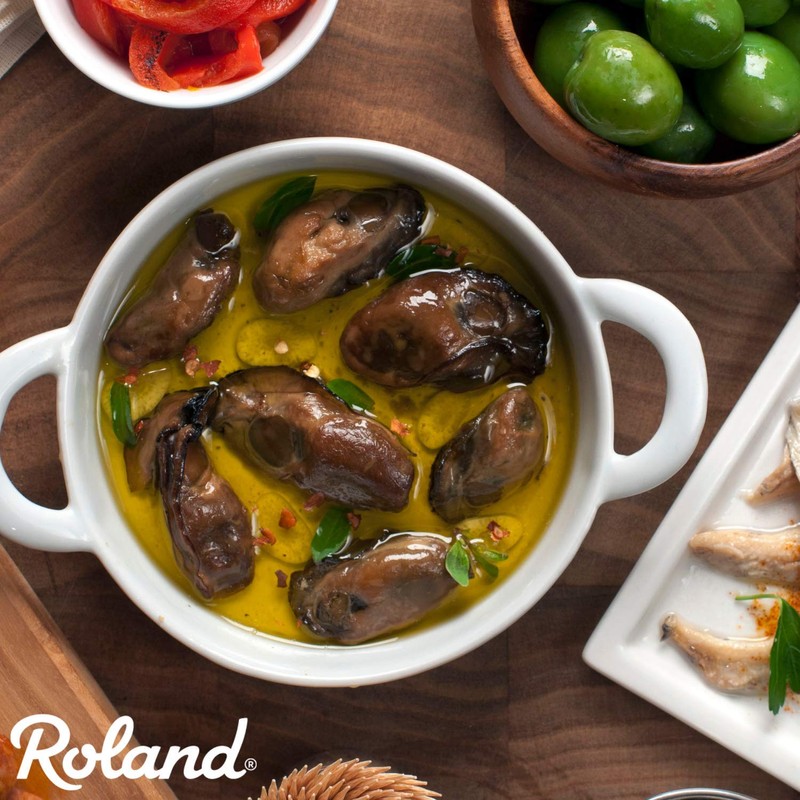 Roland Foods Premium Smoked Large Oysters in Oil, Wild Caught,