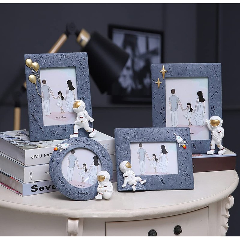 RockTrend Astronaut Resin Photo Frame Picture Frame for Table Display