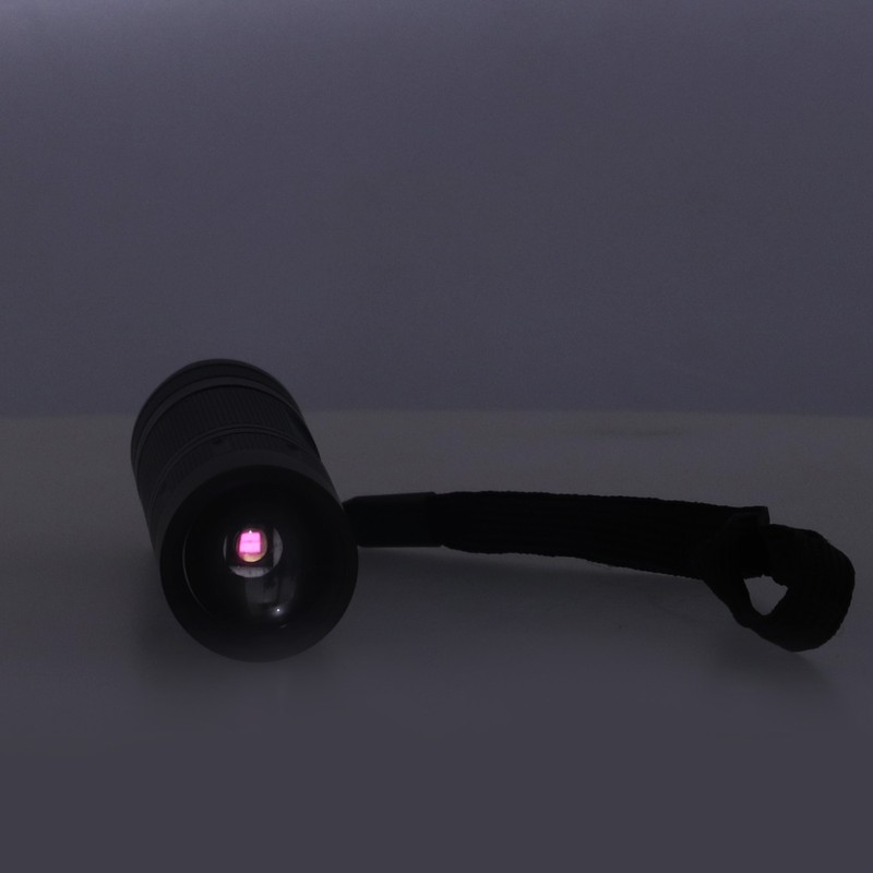 IR Flashlight Zoomable IPX54 Waterproof Anti Reverse Connection Comfortable Grip