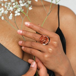 Mytys Cocktail Rings for Women Fashion 18K Gold Plated & Silver Flower Statement Ring Wedding Engagement Party Jewelry Gift (Rose Gold, 8)