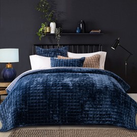 RECYCO Luxury Velvet Quilt Set Full Queen Size, Lightweight Velvet Comforter Set, Oversized Bedspread Coverlet Quilted Bedding Set, with 2 Matching Pillow Shams, for All Season, Navy Blue