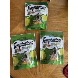 TEMPTATIONS Lot Of 3 Temptations Mix Up Treats For Cats Catnip Fever, Chicken, catnip,cheddR