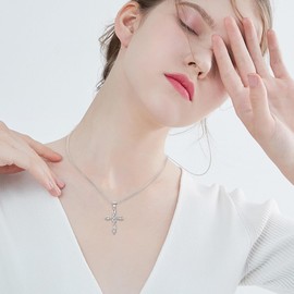 Evelyni Sterling Silver Celtic Cross Necklaces for Women - Cubic Zirconia Celtic Knot Necklace Hypallergenic Adjustable Pendant Necklace Classic Irish Jewelry Gifts for Her Mom Wife