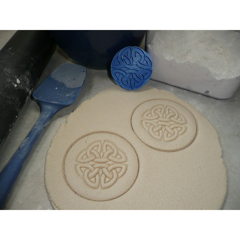 LINE OF LIFE CELTIC KNOT COOKIE STAMP EMBOSSER MADE IN