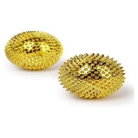 CHI-ENTERPRISE - zwei magnetische Massagebälle - klein | Faszienbälle zur selbsttherapeutischen Akupressur Behandlung | Inhalt: 2 Igelbälle in gold, je 55mm Durchmesser & 474 Akupressurnadeln