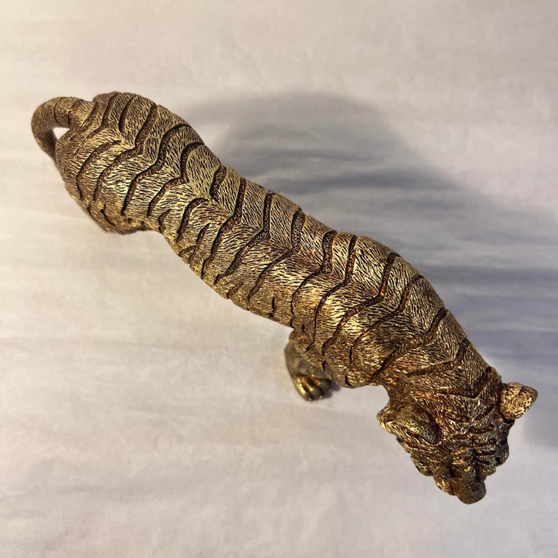 Thorness Handcrafted Bronze-Effect Tiger Statue - Elegant and Decorative Ornament