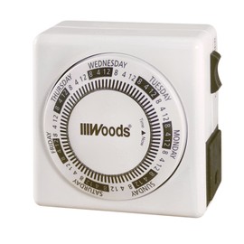 Woods 59202 7-Day Vacation Security Lamp and Appliance Timer with 3-Prong Outlet
