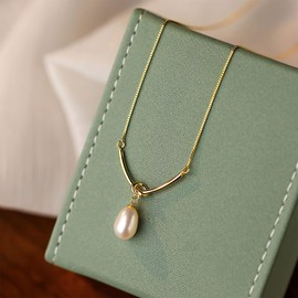 TREENEST Collar con Colgante de Perlas para Mujer, Diseño de Perlas y Luna Chapado en Oro, Exquisita Collar de Zirconia Cúbica, Collares de Joyería para Mujeres, Regalos de Joyería de Cumpleaños Aniversario 20168G