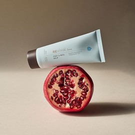 Bálsamo para pies y uñas REvival: crema hidratante intensiva para pies con minerales del Mar Muerto, aceites de argán, coco y jojoba, aloe vera; suavi