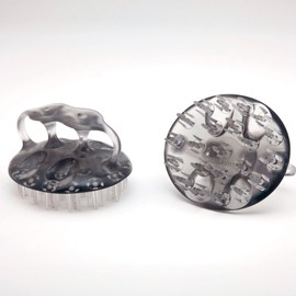 【指先では落ちにくい頭皮の皮脂や汚れを落とします!】 シャンプーブラシ ブラック ソフトヘッド すすぎ マッサージ お風呂 泡立て 1個入り