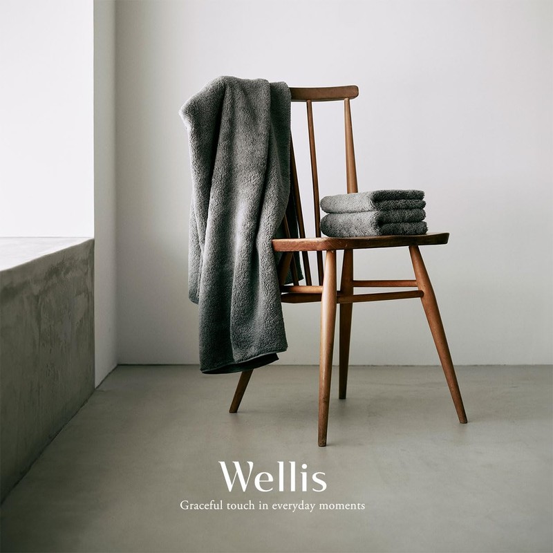 Wellis Sustainable Cotton Towel + D7l handkerchief 2-piece Gift Navy