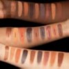 HUDA Paleta Empowered Eyeshadow Palette