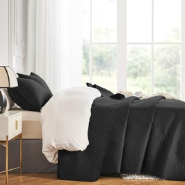 WURUIBO King/Cal King Quilt Set Black, Microfiber Lightweight Bedspreads, Ultrasonic Embossed Solid Coverlet, Thin Bedding Set for All Season, Soft Breathable Bed Cover(1 Quilt, 2 Pillow Shams)