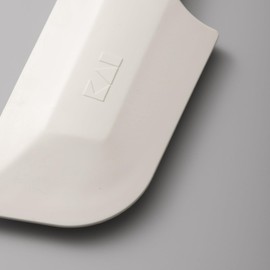 Kai Corporation KAI KITCHEN DH8095 Soft Resin Easy To Scoop Up To Smuds, Soft Spatula, Spatula, Dishwasher Safe, White, Made in Japan