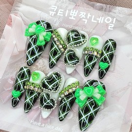 Green Gyaru Cosplay Handmade Nail Tips - Stiletto L / 그린 갸루 코스프레 수제네일팁 - 스틸레토L