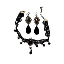Dishowme Crystal Velvet Necklace Earrings Set Gothic Lace Collar Necklace Chain Vampire Black Choker Jewelry Sets for Women (Black A)
