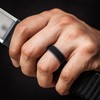 ThunderFit Anillos de boda de silicona para hombre, transpirable, 2