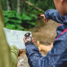 Compasses,Hiking Compass,Brass Compass,Retro Hollow Pattern Compass with Luminous Light，Shockproof Waterproof Brass Hollow Camping Survival Tools for Navigation Outdoor