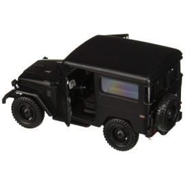 Motor Max 1:24 W/B Platinum Collection Toyota FJ40 MJ Exclusive Diecast Vehicle