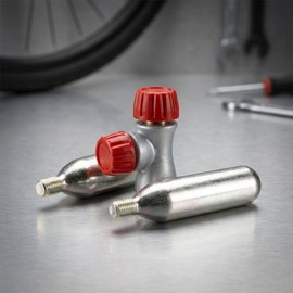 ON BIKE Erogatore Con Cartucce CO2 16 Gr Filettate Per Bicicletta | Kit Gonfiaggio Pneumatici Rapido Con 2 Cartucce CO2 | Attacco Filettato Universale Compatto E Facile Da Usare
