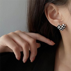 Checker Heart Stud Earrings for Women Unique Temperament Enamel Black White Striped Checkerboard Lightweight Small Earrings for Minimalist Valentines Day Birthday Anniversary Fashion Jewelry Gifts (Gold)