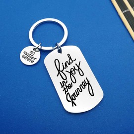 Dabihu Find Joy in The Journey Keychain Happy Camper RV Trailer Keyring Enjoy Retirement Keyring for Boss Coworker Men Women Vacation Keyring Gift Traveling Gift Camping Lover Gift