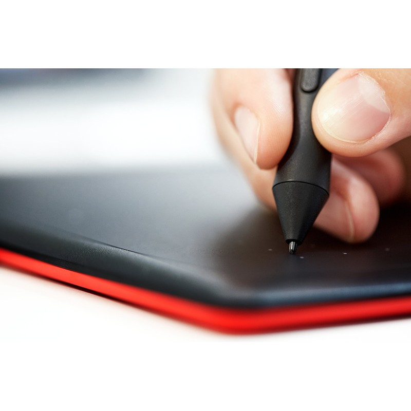 Wacom CTL472 Tableta One by Wacom Chica Rojo con Negro