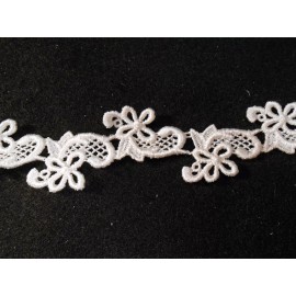 Roth Import 1.25 inch Bridal Floral Lace - by the yard