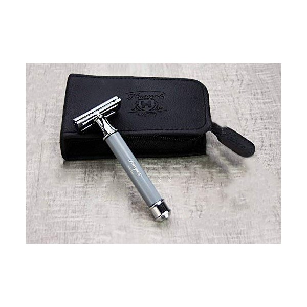 Pack of 3 Men's Razor In Grey Handle. Perfect for deep, clean shaving. Comes in a leather case/bag to keep the razor safe.
