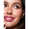 Labial Sheglam de larga duración con brillo cambiante y acabado