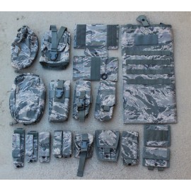 Unknown Lot of 17 various USAF pouches & other items