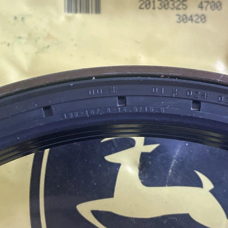 John Deere WHEEL HUB SEAL GASKET Original Part AL81842