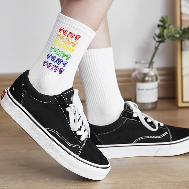 Dongcill 1 pair of rainbow socks and 1 piece pride