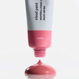 Glossier Cloud Paint Color mejilla sin costuras (Puff es un rosa claro y frío)